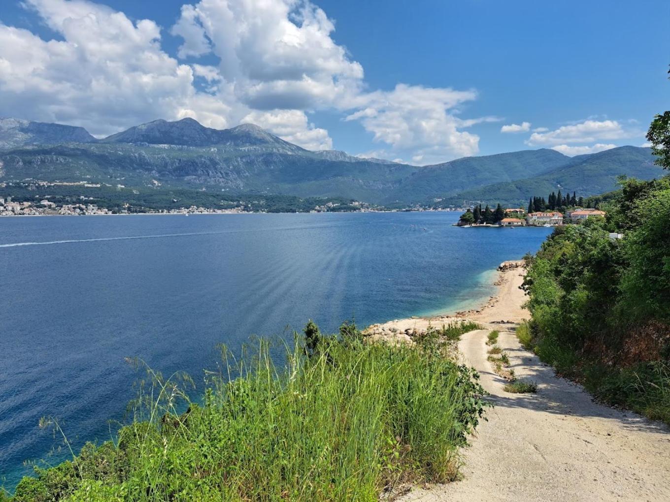 Villa Glamping Peninsula Lustica Rose Tivat Exterior foto